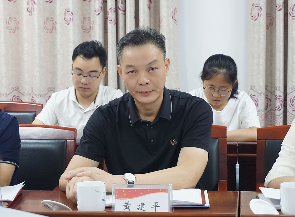 湘潭市退役軍人事務(wù)局黨組書記、局長(zhǎng)黃建平講話.jpg